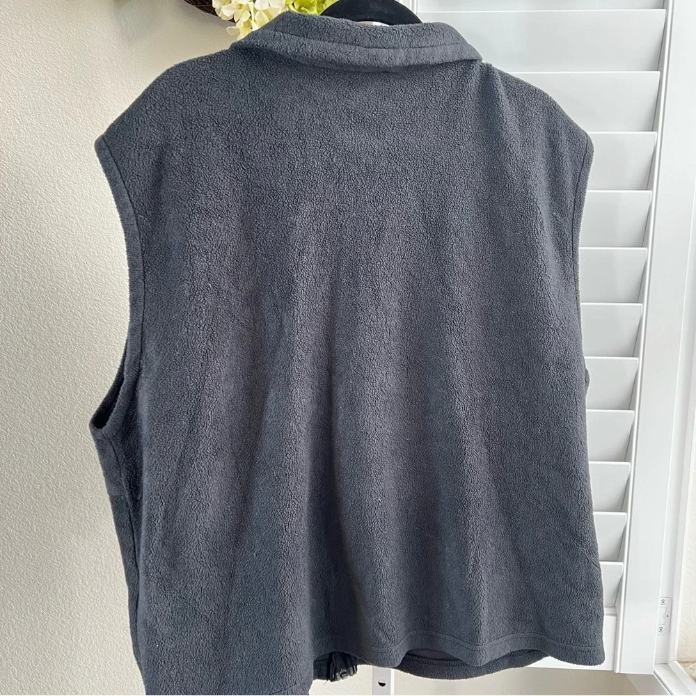 Columbia vest. Size XL. - Picture 14 of 16